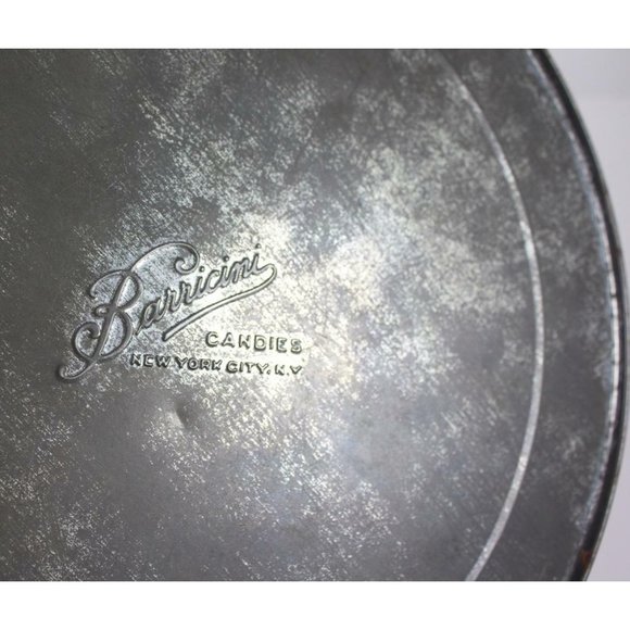 Vintage 1950's Barricini Candies Round Tin w/Lid Horse & Carriage NYC 8.5" - Picture 3 of 9